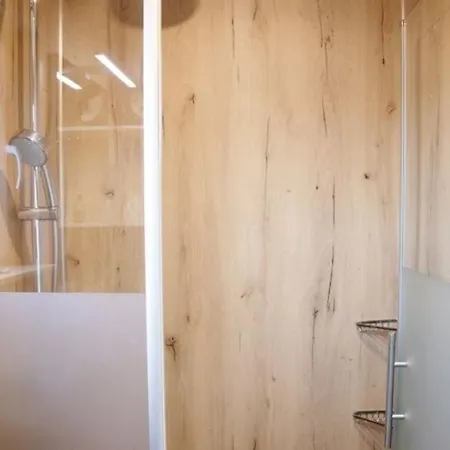 Hausboot Sundowner - Huus & 船上ホテル Großenbrode