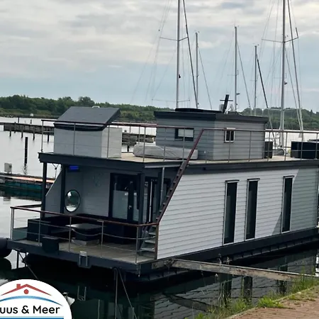 Hausboot Sundowner - Huus & * Grossenbrode